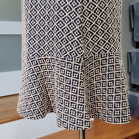 Loft Tan and Navy Geometric Flared Hem short Sleeve Dress Size 2 - Picture 6 of 16